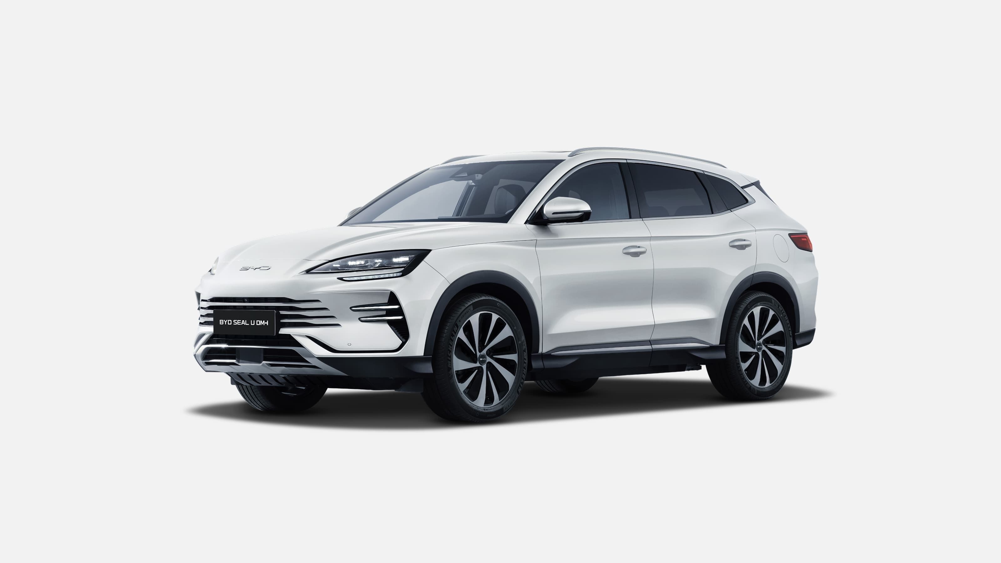 BYD Seal U DM-i Boost în culoarea Snow White