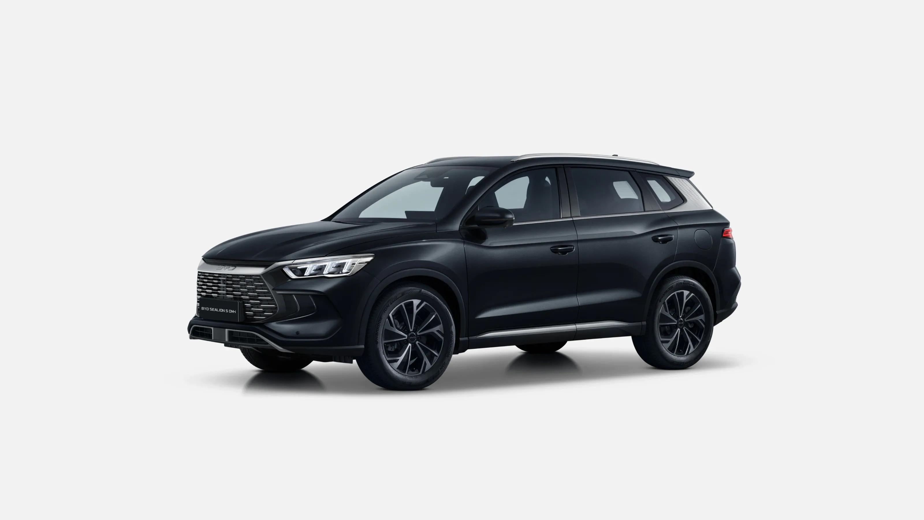 BYD Sealion 5 DM-i Design în culoarea Obsidian Black